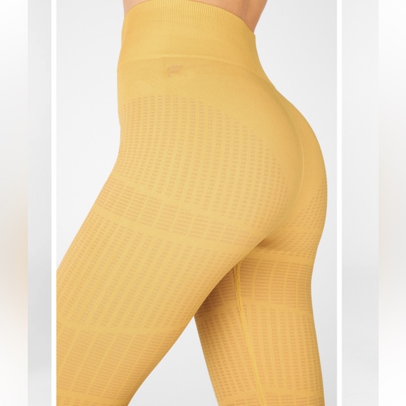 Fabletics Seamless Set - Picture 5 of 8